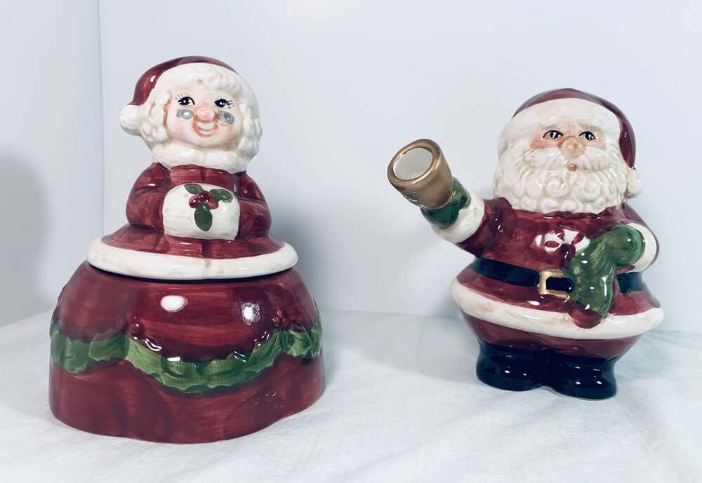 Santa and Mrs.Claus Sugar and Creamer set by GANZ vintage